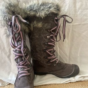 Mukluks women’s winter lace up boots. Worn once.